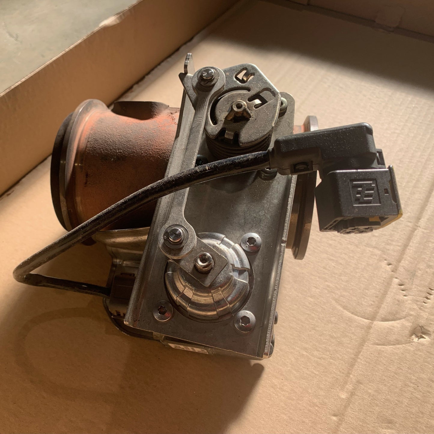 Valvola motore per trattore stradale DAF XF 106